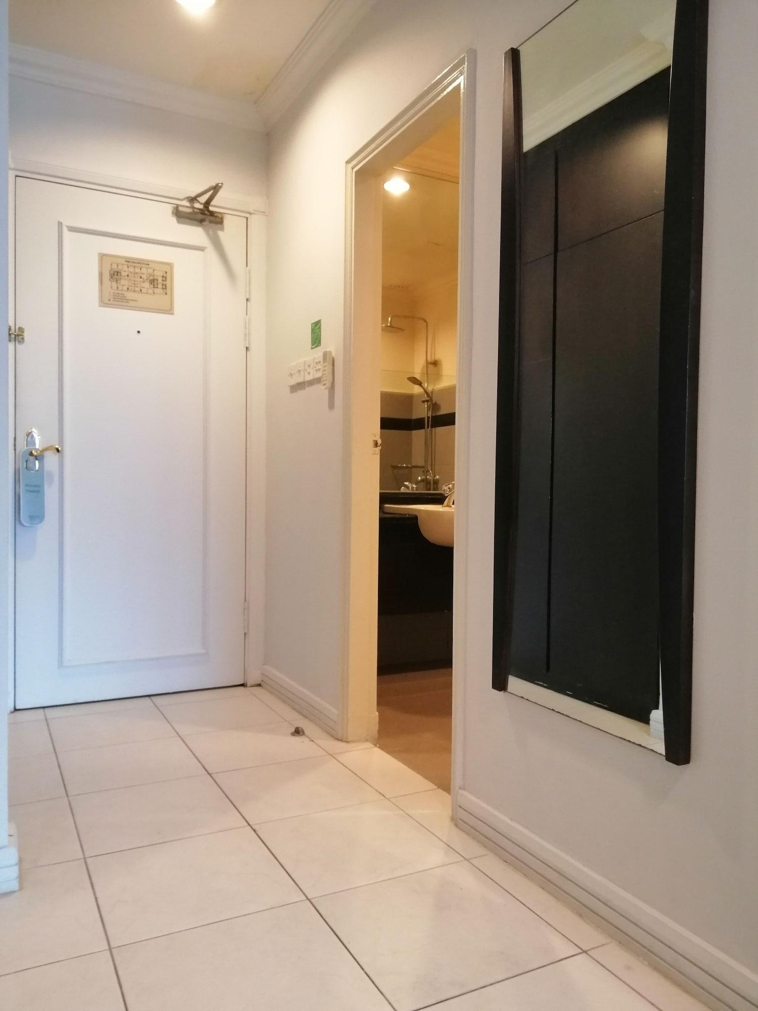 Stayinn Gateway Hotel Apartment Kuching Extérieur photo